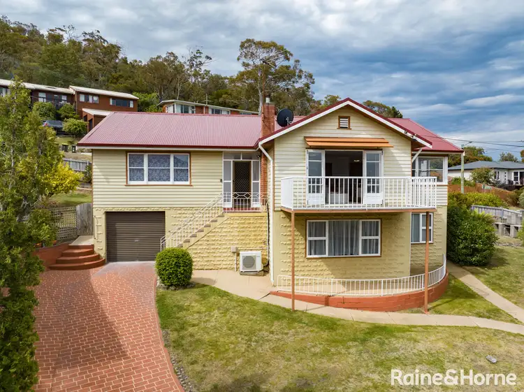 190 Derwent Avenue, Lindisfarne TAS 7015