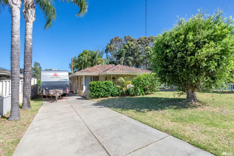4 Coonong Place, Armadale WA 6112