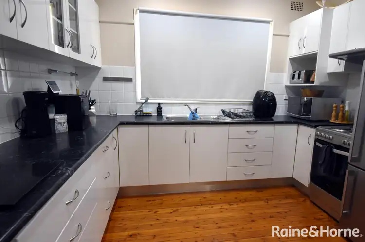 Sixth view of Homely house listing, 109 Swift Street, Wellington NSW 2820