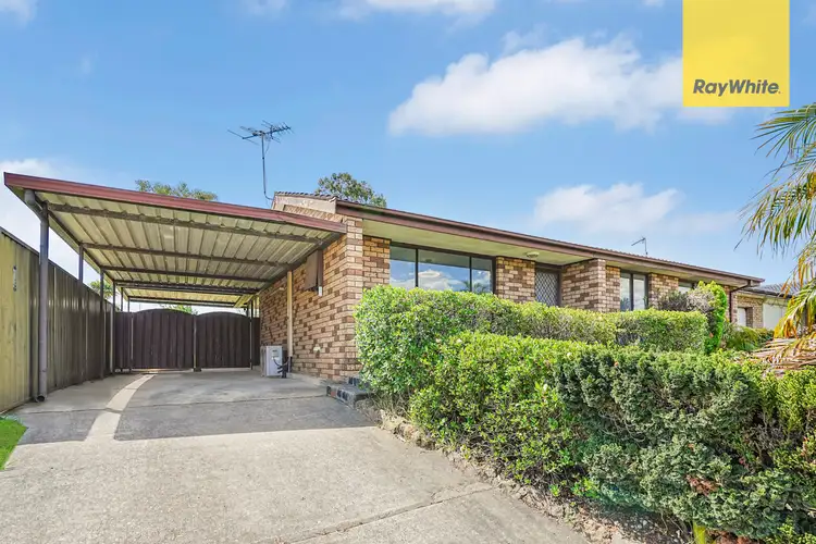 122 Pine Creek Circuit, St Clair NSW 2759