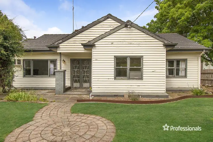 27 Burns Street, Hamilton VIC 3300