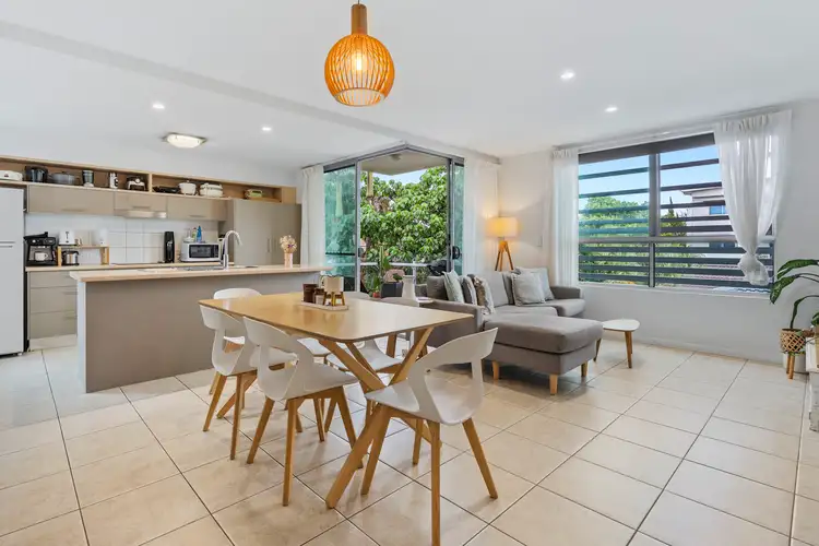 2304-2306 Gold Coast Highway