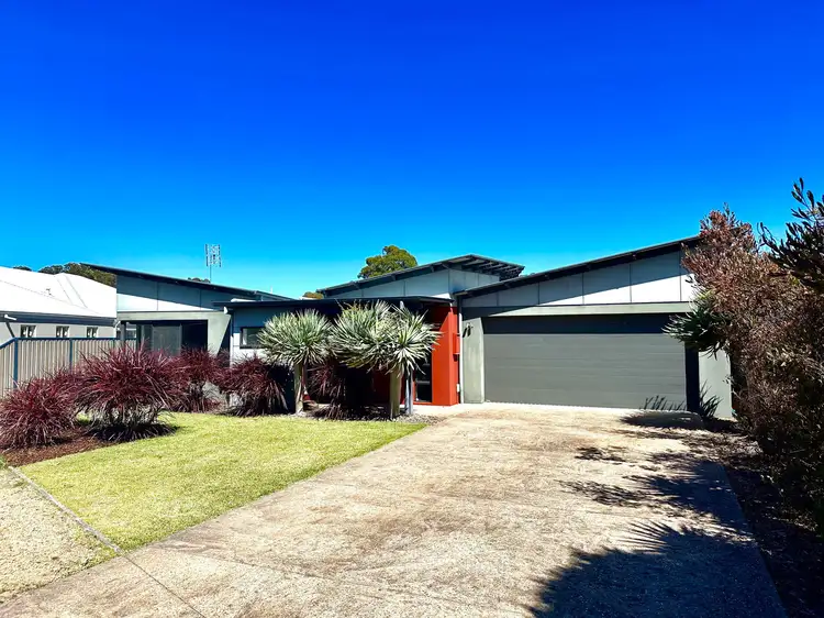 4 Sheoak Place