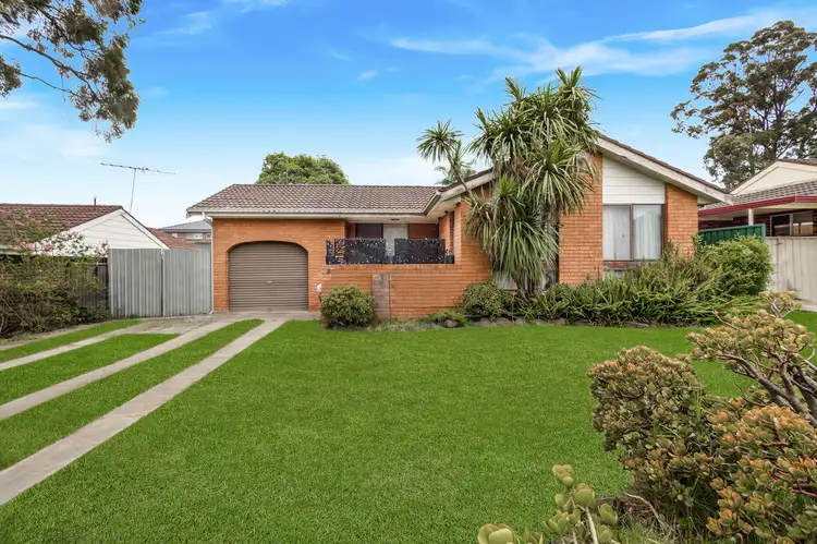 8 Summer Hill Place, St Clair NSW 2759