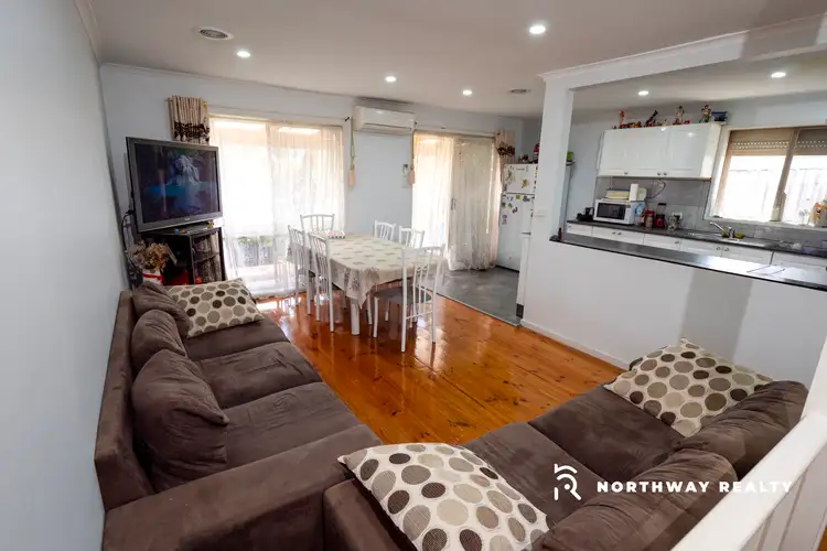 Seventh view of Homely house listing, 5 Ealing Close, Craigieburn VIC 3064