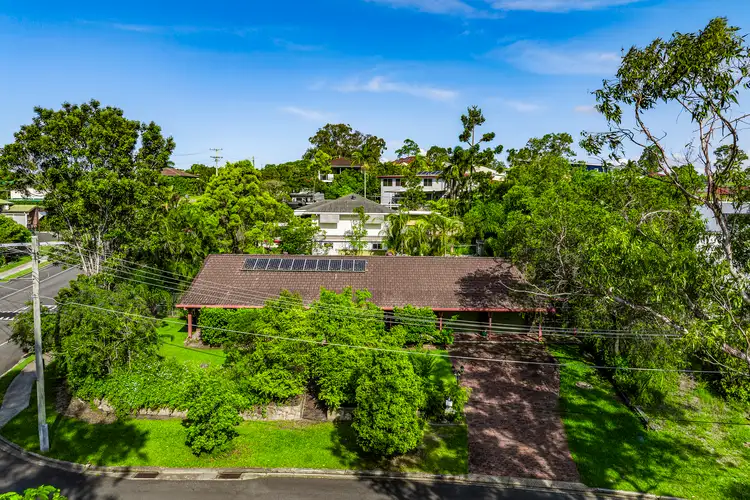 1 Parkleigh Street, Everton Hills QLD 4053