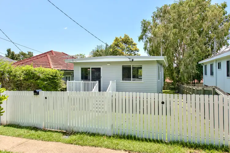 11 Nicholson Street, Mitchelton QLD 4053