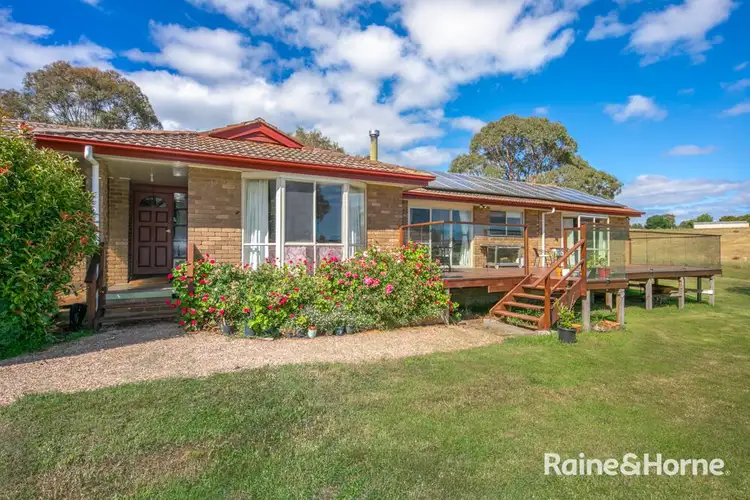 220 Panorama Drive, Gisborne VIC 3437