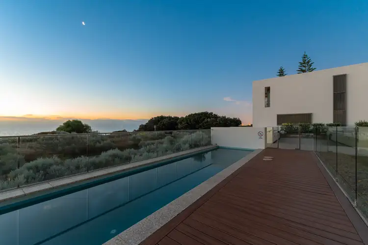 1/23 Ocean Drive, North Coogee WA 6163
