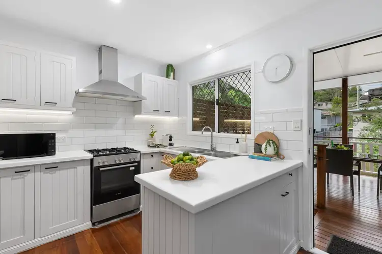 12 Menangle Avenue, Arana Hills QLD 4054