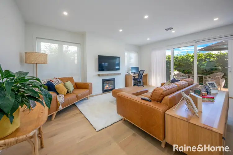 4/56 Aitken Street, Gisborne VIC 3437