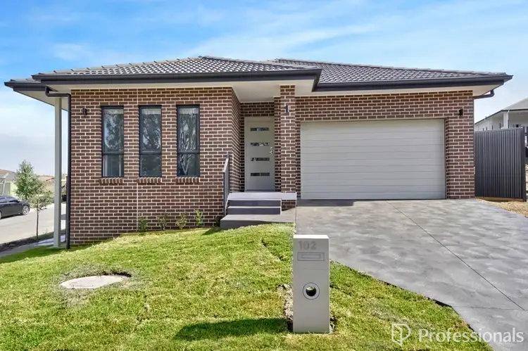 102 Poulton Terrace, Campbelltown NSW 2560