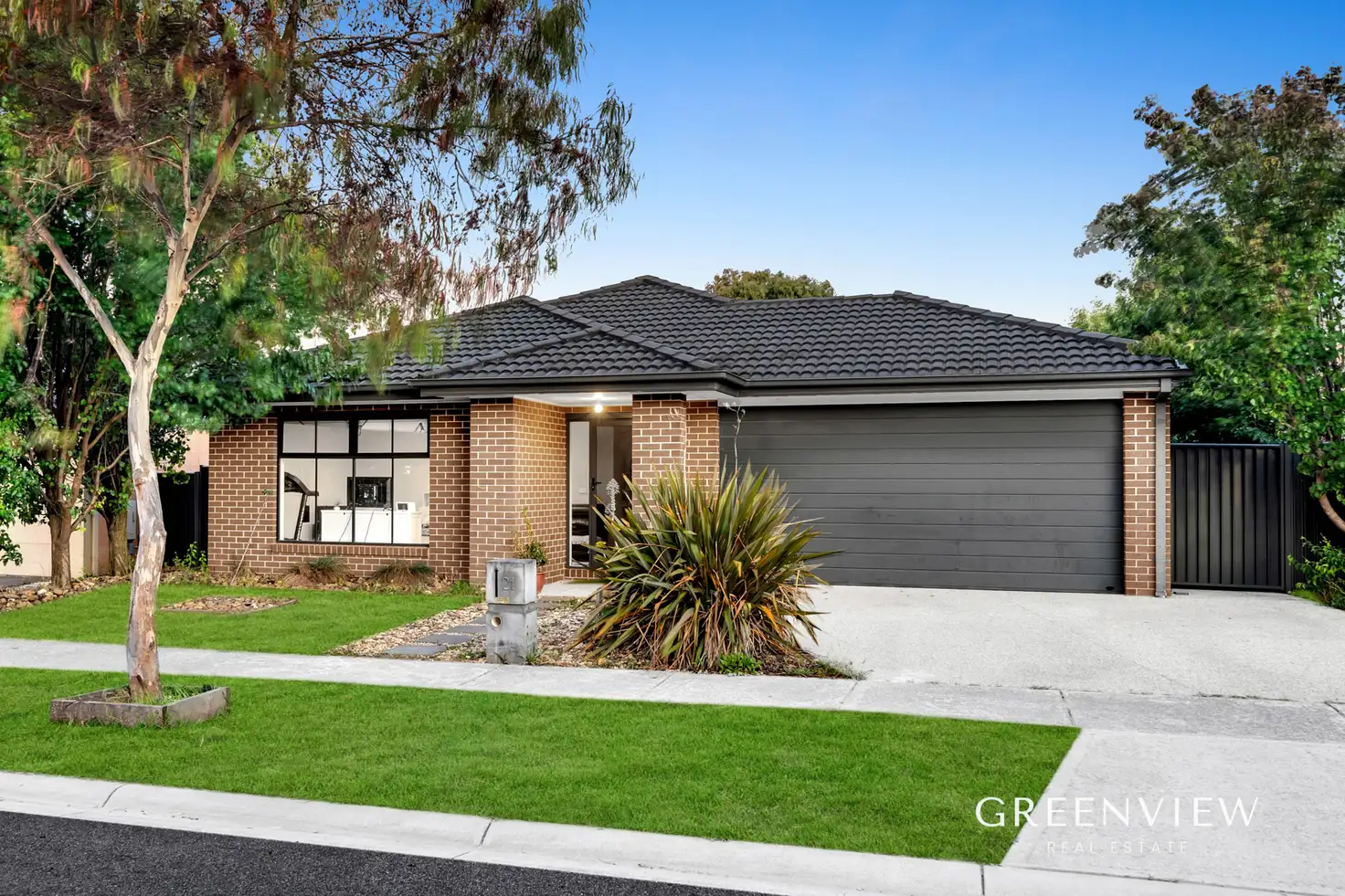 Main view of Homely house listing, 21 Perry Circuit, Cranbourne North VIC 3977