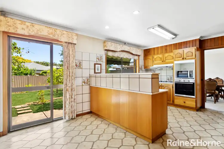 Fifth view of Homely house listing, 10 Tranquil Court, Campbelltown SA 5074