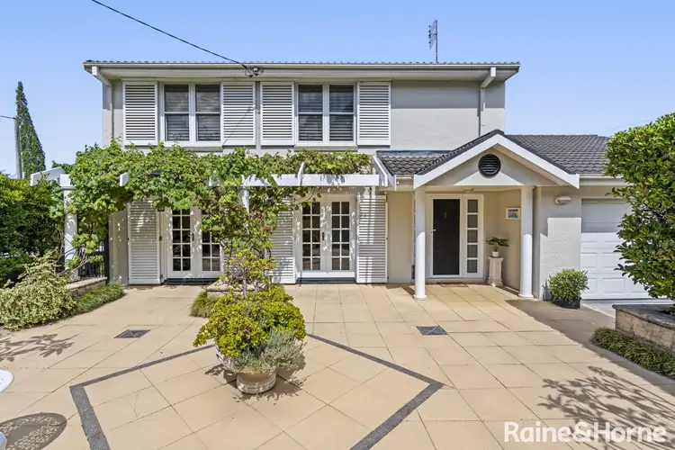 99 Albany Street, Point Frederick NSW 2250