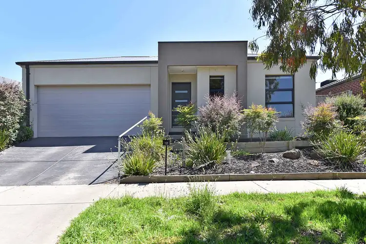 12 Beckview Crescent, Sunbury VIC 3429