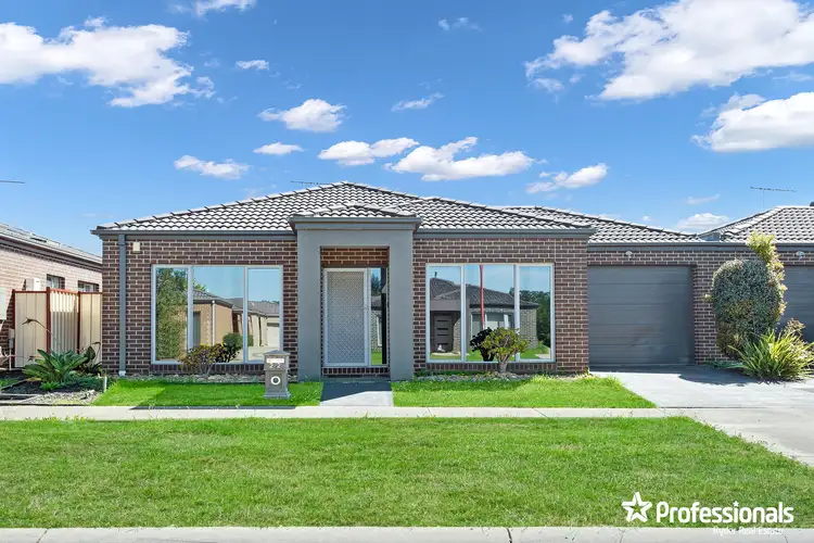 2/2 Fishburn Grove, Harkness VIC 3337