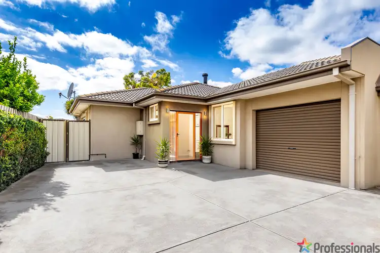 2/84 Opie Road, Albanvale VIC 3021