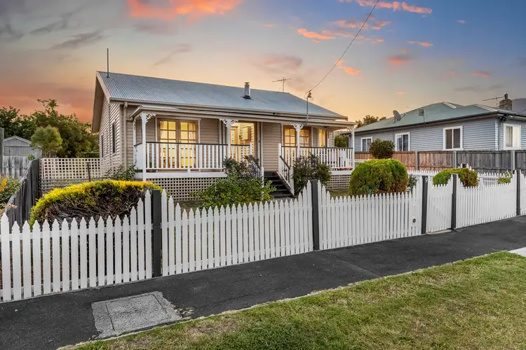 9 Curlew Parade, Claremont TAS 7011