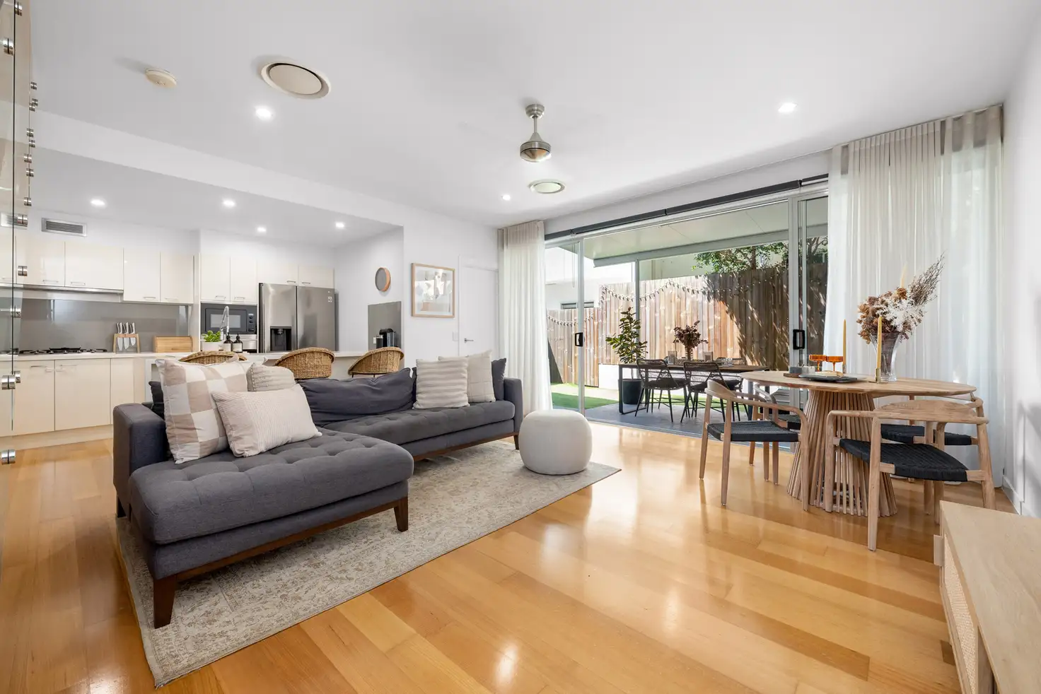 Main view of Homely townhouse listing, 2/105 Baringa Street, Morningside QLD 4170