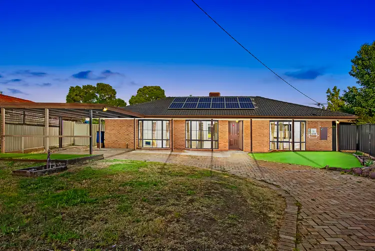 8 Radstock Place, Craigieburn VIC 3064