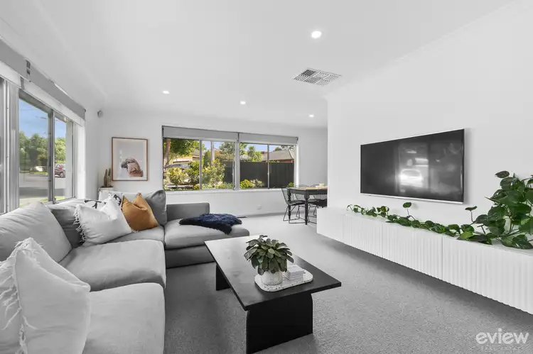Second view of Homely house listing, 5 Elka Place, Frankston VIC 3199