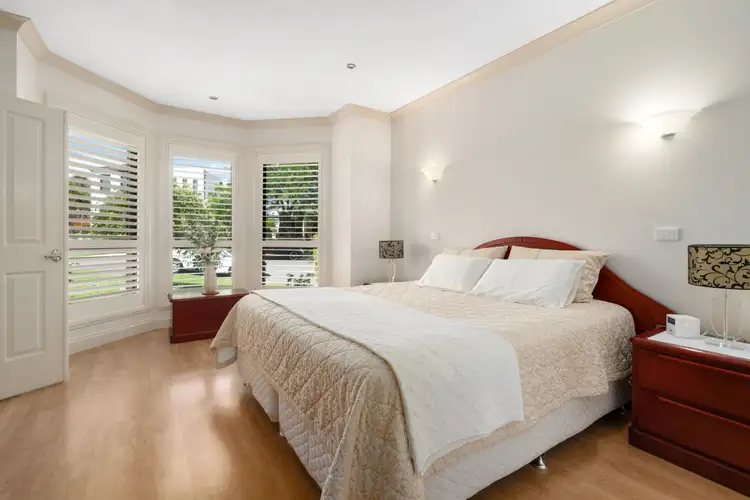 Fourth view of Homely house listing, 10 Darvell Court, Greenvale VIC 3059