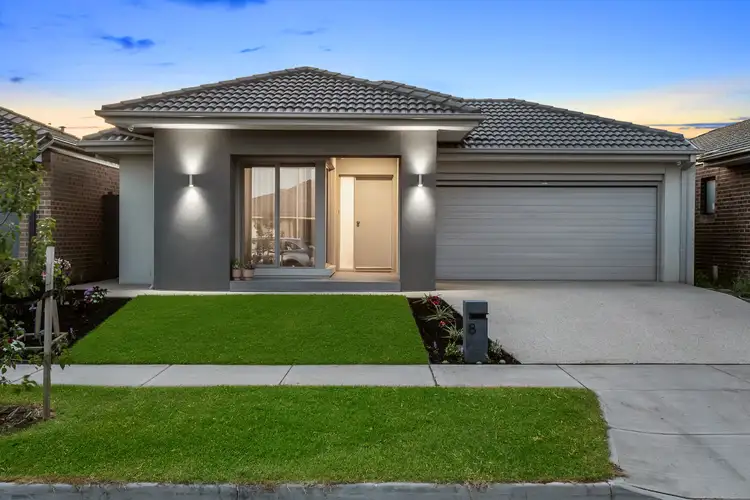 Main view of Homely house listing, 8 Kelpie Street, Cranbourne East VIC 3977