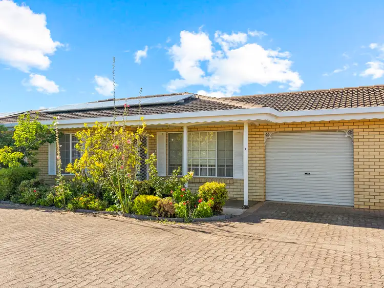 35 Dunrobin Road