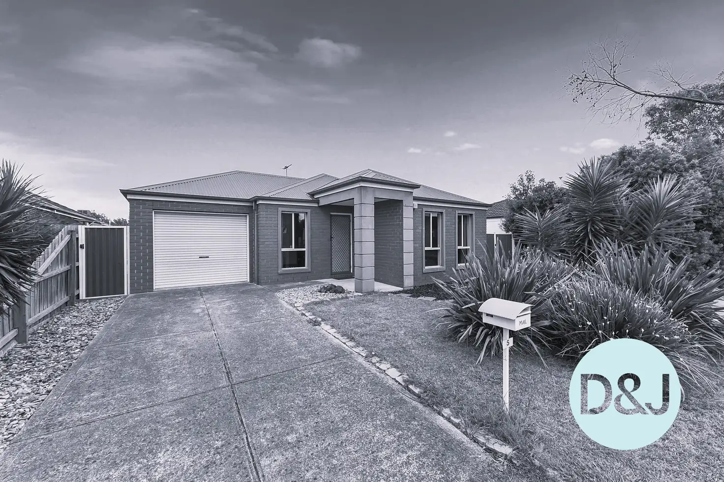 Main view of Homely house listing, 5 Ovata Place, Cranbourne West VIC 3977