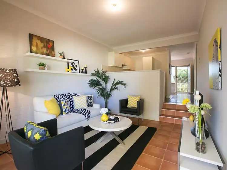 Fifth view of Homely semi-detached listing, 17A Oswald St, Coolbellup WA 6163