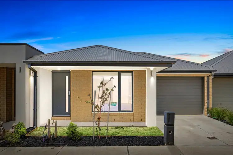 21 Generation Crescent, Mambourin VIC 3024