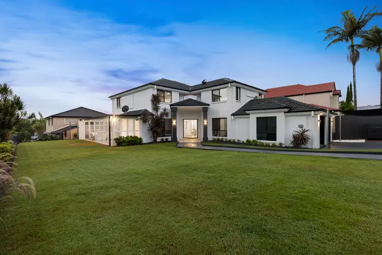 2 Juniper Place, Carindale QLD 4152