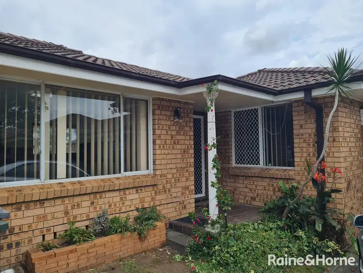 5/4 Sitella Place, Ingleburn NSW 2565