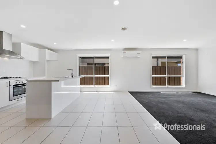 Fourth view of Homely house listing, 5 Atherton Way, Werribee VIC 3030