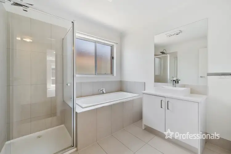 Sixth view of Homely house listing, 5 Atherton Way, Werribee VIC 3030