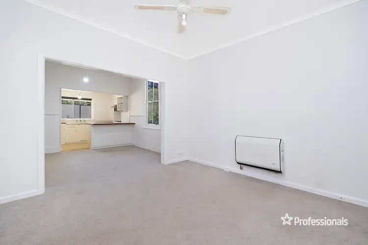 Fourth view of Homely house listing, 2 Berry Court, Hamilton VIC 3300