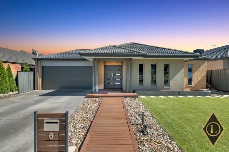 6 ashbury grove, Hillside VIC 3037