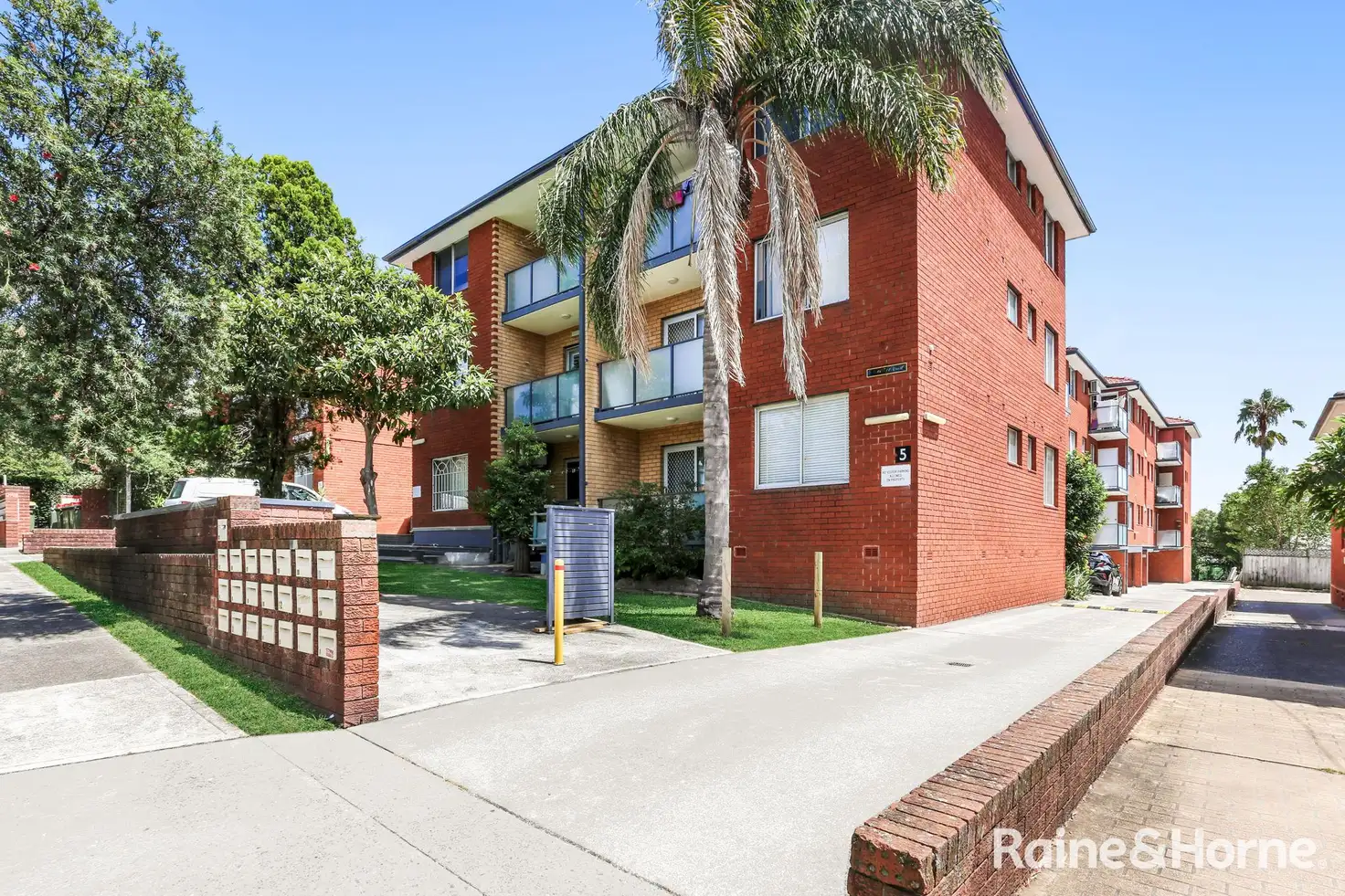 Main view of Homely unit listing, 18/5 Phillip Street, Roselands NSW 2196