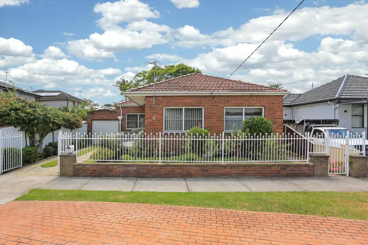 6 McCall Ave, Croydon Park NSW 2133