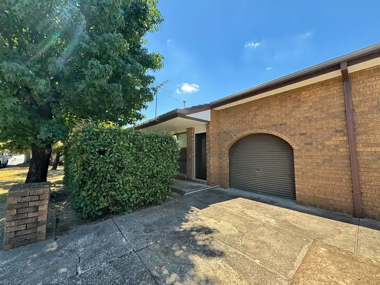 2/484 Douglas Road, Lavington NSW 2641