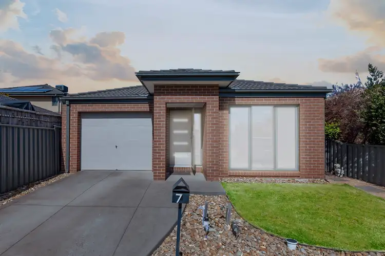 7 Springwood Terrace, Manor Lakes VIC 3024