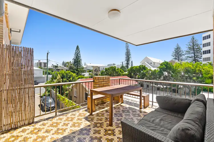 8 Riviera Road