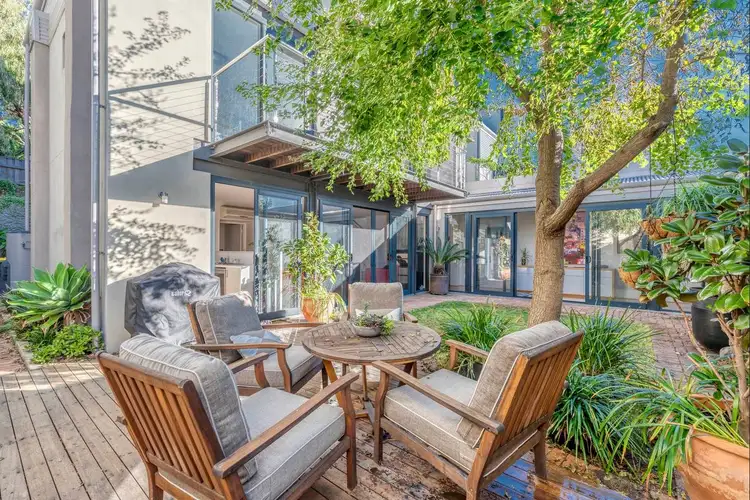9 Leslie Road, North Fremantle WA 6159