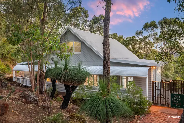 7 Mackie Road, Roleystone WA 6111