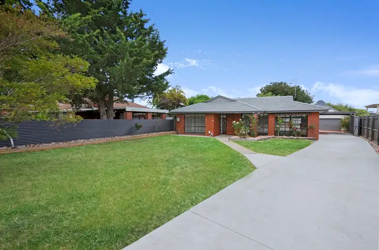 11 Sheepfold Court, Melton West VIC 3337