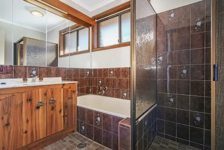 Sixth view of Homely house listing, 476 Laramee Dr, Lavington NSW 2641