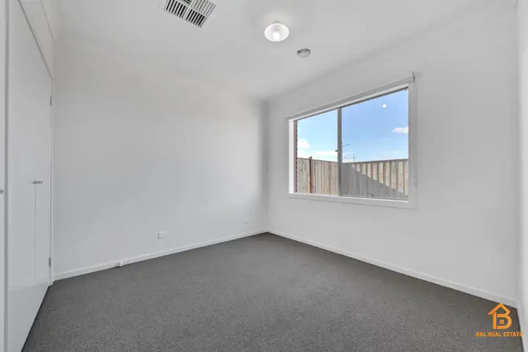 Fifth view of Homely house listing, 9 Clipstone Crescent, Fraser Rise VIC 3336