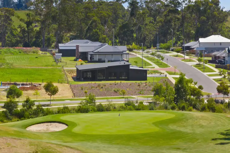 Fifth view of Homely house listing, 10 Kingston Heath Drive, Drouin VIC 3818