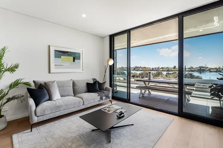 4/4 Paterson Street, Como WA 6152